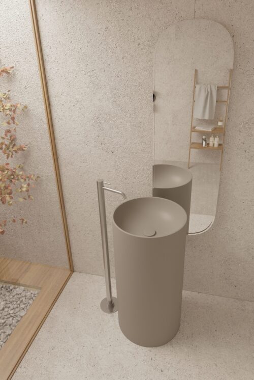 <b>Podium</b> | Totem – Solid Colour - Image 2